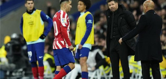 سيميوني ساخرًا من طرد كوريا أمام ريال مدريد: لن يتبقى أحد في الملعب بعد ذلك