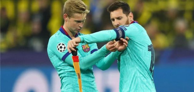 دي يونج يثير الغموض حول عودة ميسي إلى برشلونة